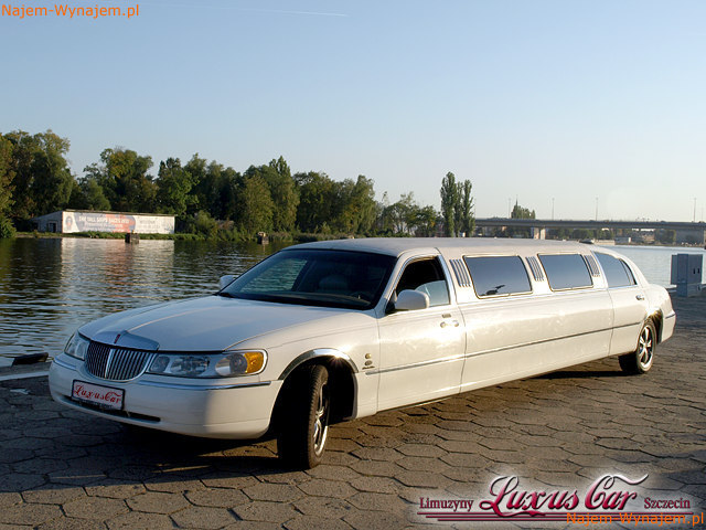 LINCOLN TOWN CAR 120 (z białym dachem)