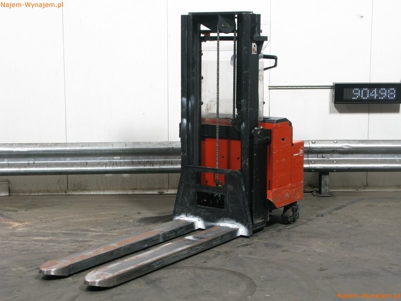 Wózek paletowy z masztem BT LSV 1600/2