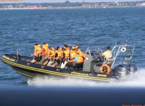 Łódź motorowa typu rib 