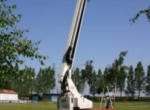 Teleskopowy samojezdny podest ruchomy ROTATOR T240 KD 4x4