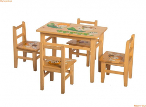 Zestaw drewnianych mebli dla dzieci